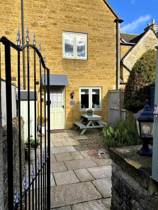 Historic Cotswold Chic Style For Uk Staycation Bourton-on-the-Water Eksteriør bilde
